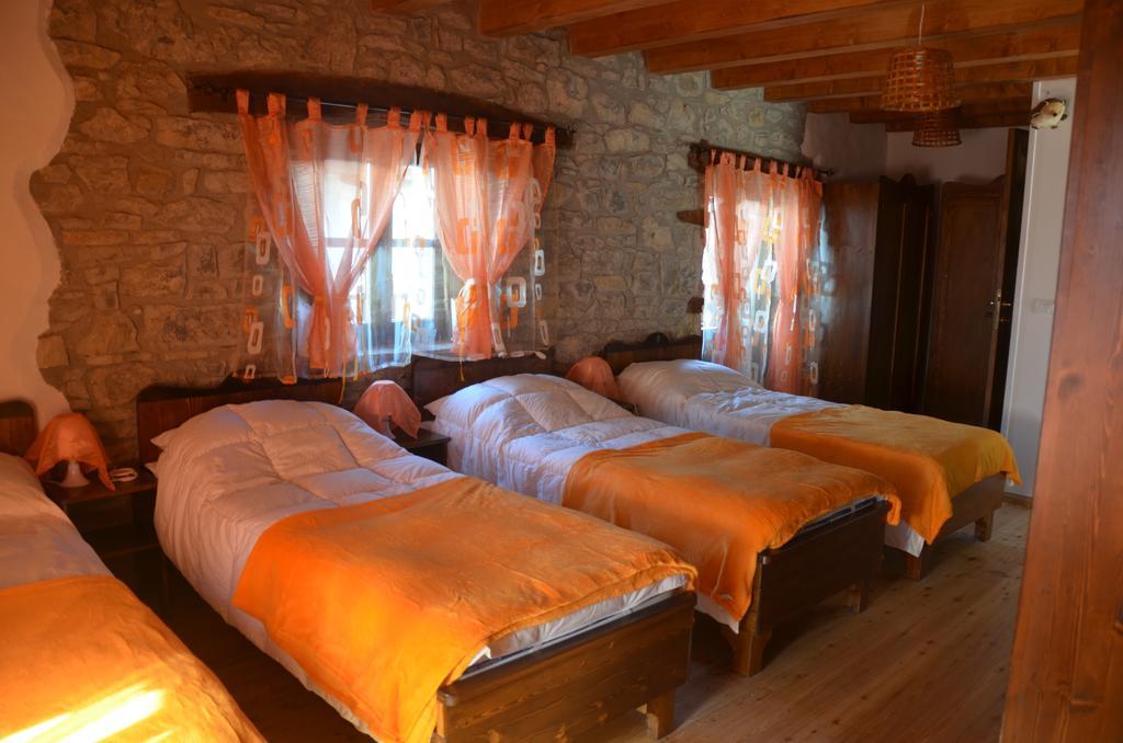 Il Riccio E Il Gufo Hotel Cepletischis Bagian luar foto